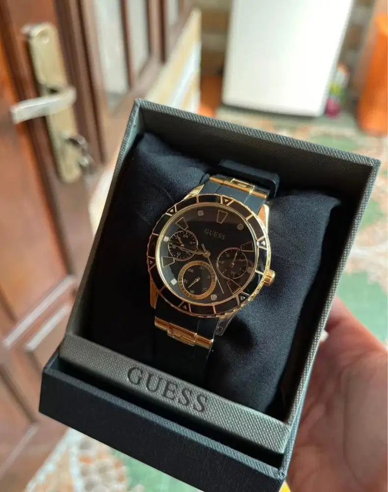 DIJUAL JAM TANGGAN GUESS ORI KONDISI NOMINUS!!