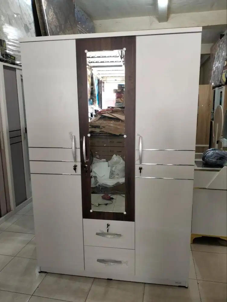 LEMARI 3 PINTU + 2 LACI FULL RAK