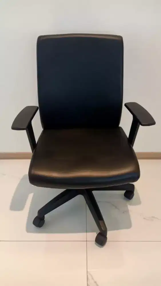 Kursi Kantor Putar Ergonomis Chairman – Nyaman, Elegan & Berkualitas