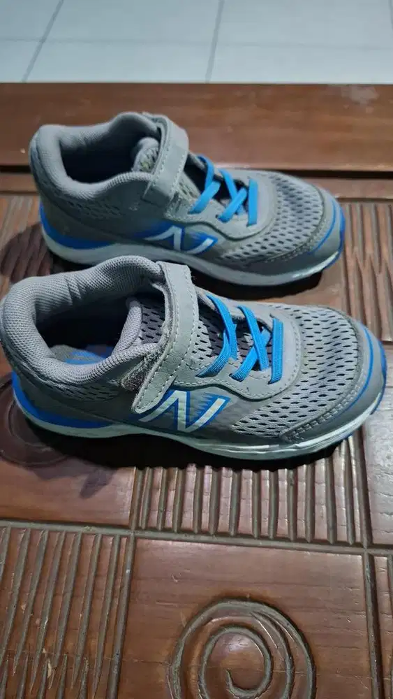 Sepatu anak sneakers new balance