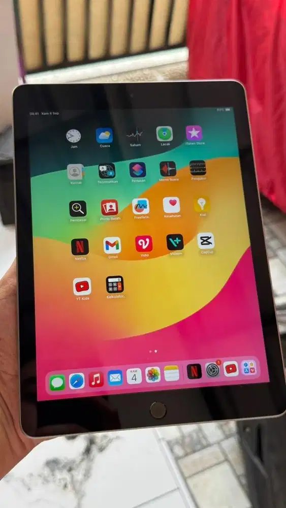 Apple iPad 6th Gen 9.7 Inch Wi-Fi [Model A1893] 32gb