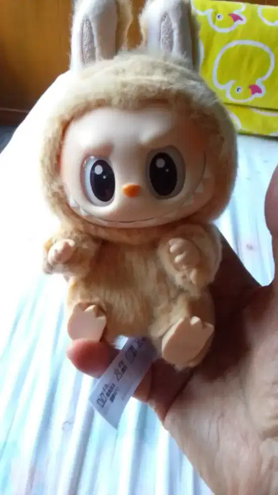 LABUBU HAVE A SEAT V2 : BABA