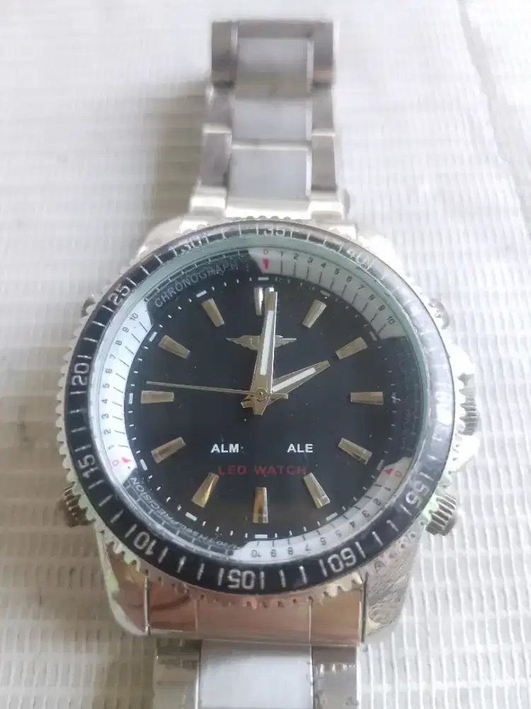 Jam alive sophieparris LED wacth