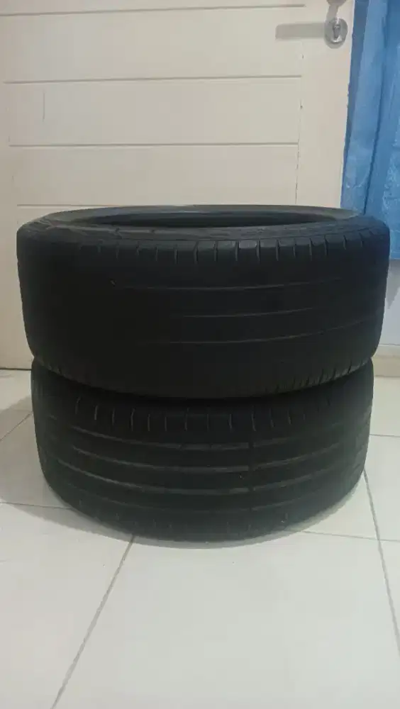BAN MOBIL 245/40 R20 ACCELERA BEKAS