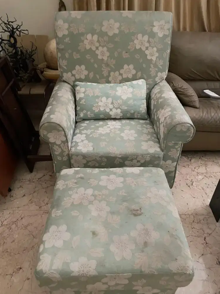 Dijual Cepat Sofa Santai Dengan Footseat