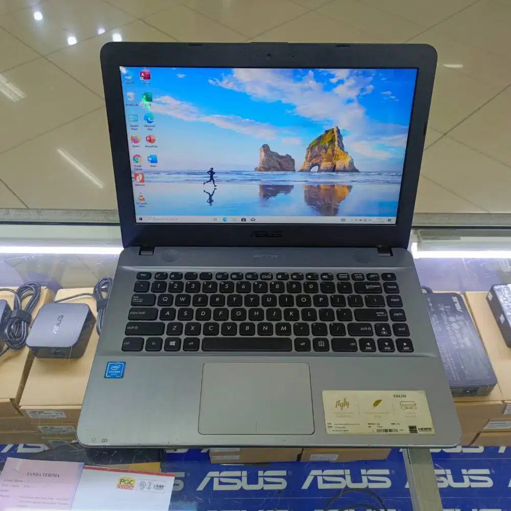 Laptop asus x441 ram 4gb DDR4 SSD 256gb Layar 14inc konsiai siap pakai