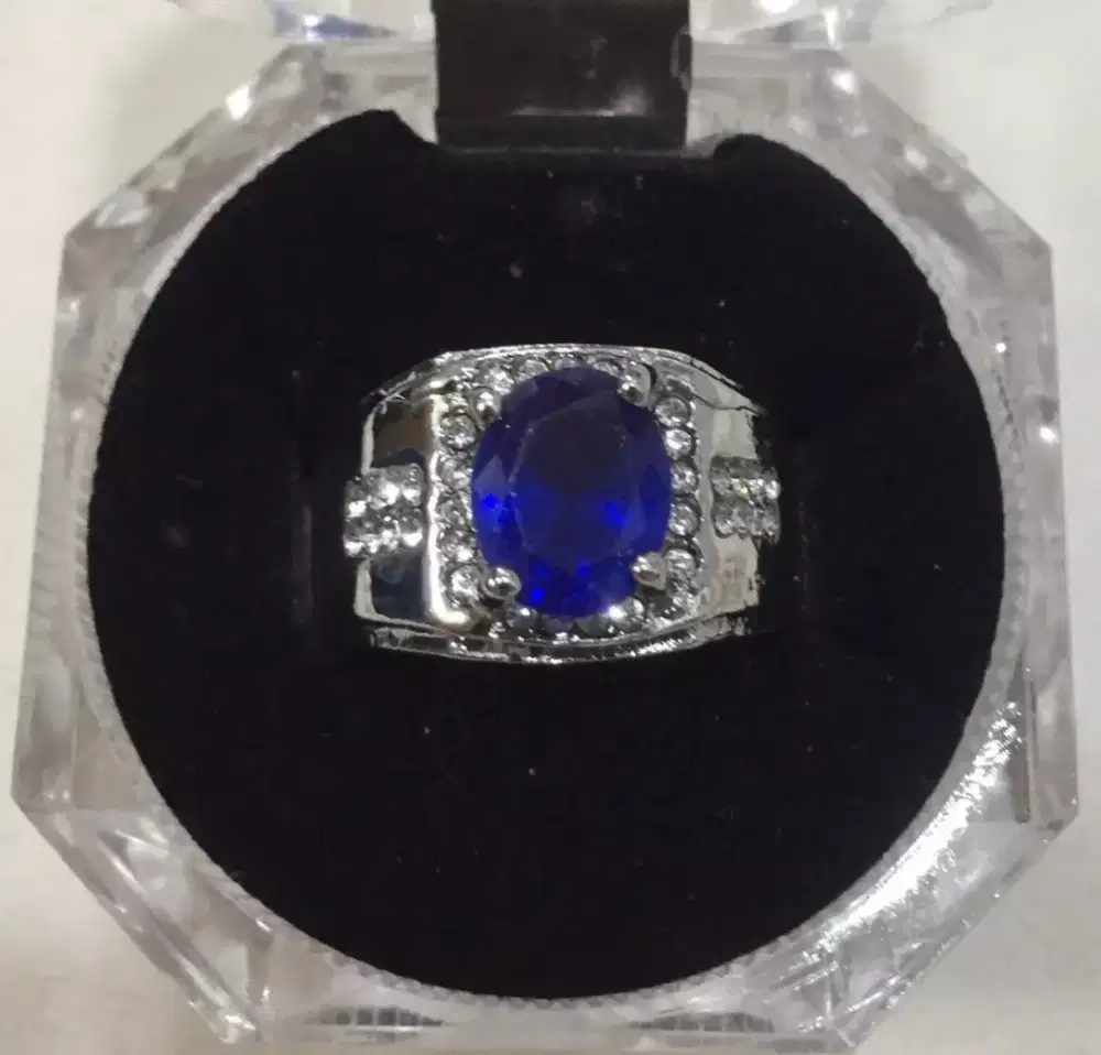 Cincin mewah Keren saffire