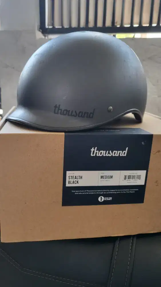 Helm sepeda Thousand black original