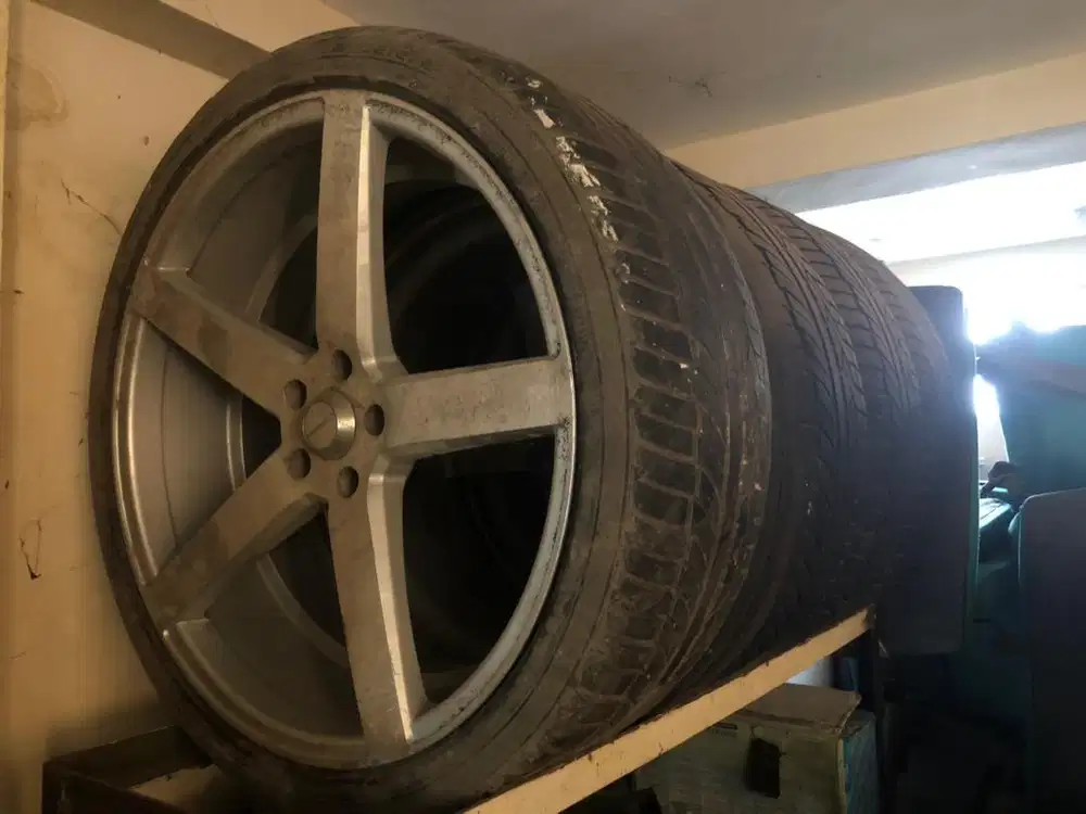 Velg Mobil Vossen R22 lebar 9 rata Bonus Ban