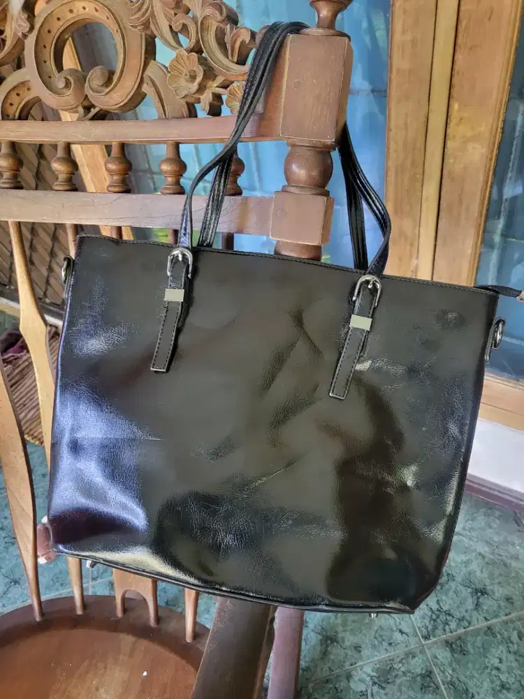 Tas kantor hitam (kulit sinttetis)