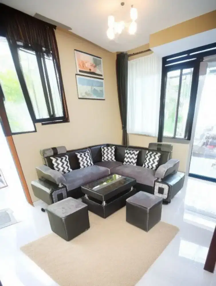 Sofa sudut + 2 stool murah