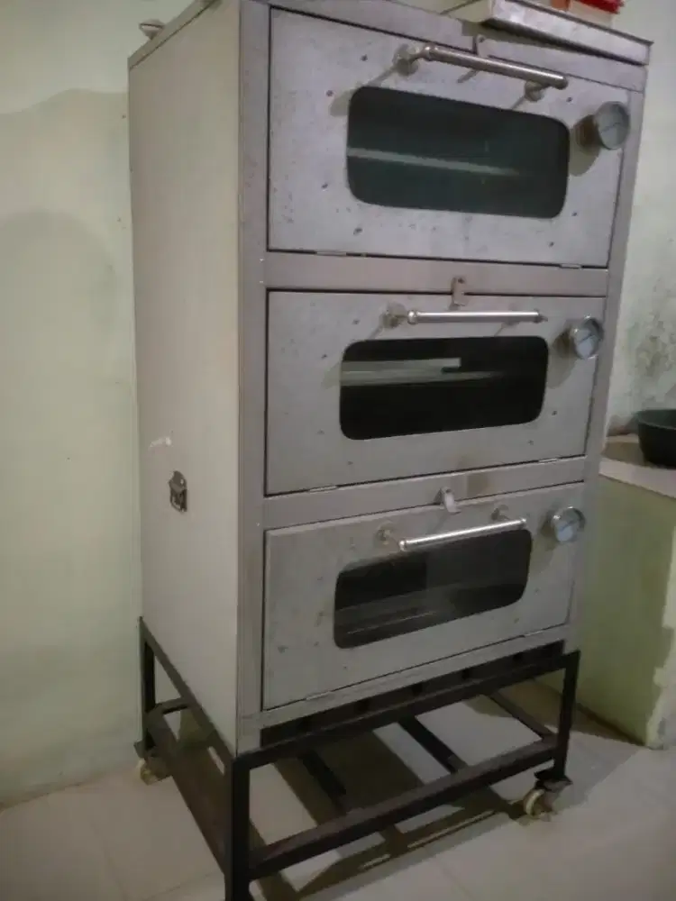 Oven gas 3 tingkat