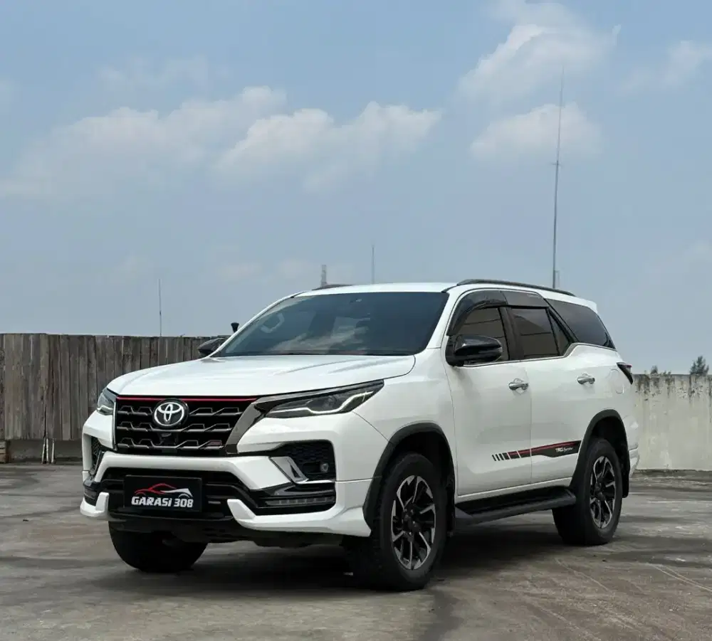 Toyota Fortuner 2.4 AT VRZ TRD Diesel Tahun 2021 Facelift KM