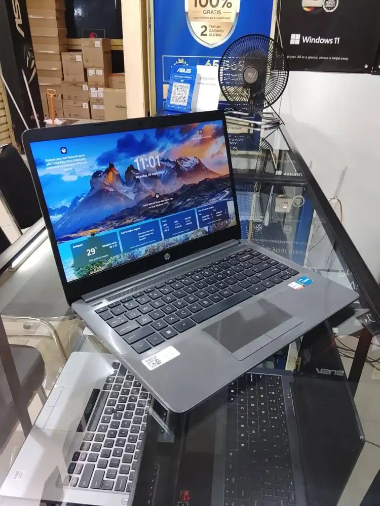 HP 240 G8 i5 1135G7 RAM 8GB SSD 512GB NVMe Iris Xe Graphics