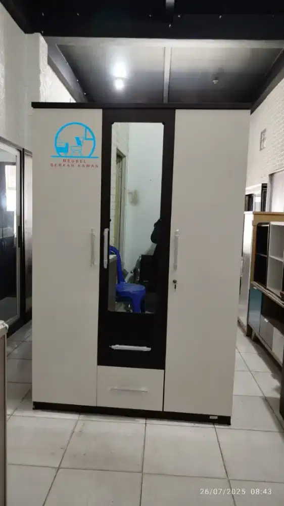 Promo lemari pakaian 3 pintu