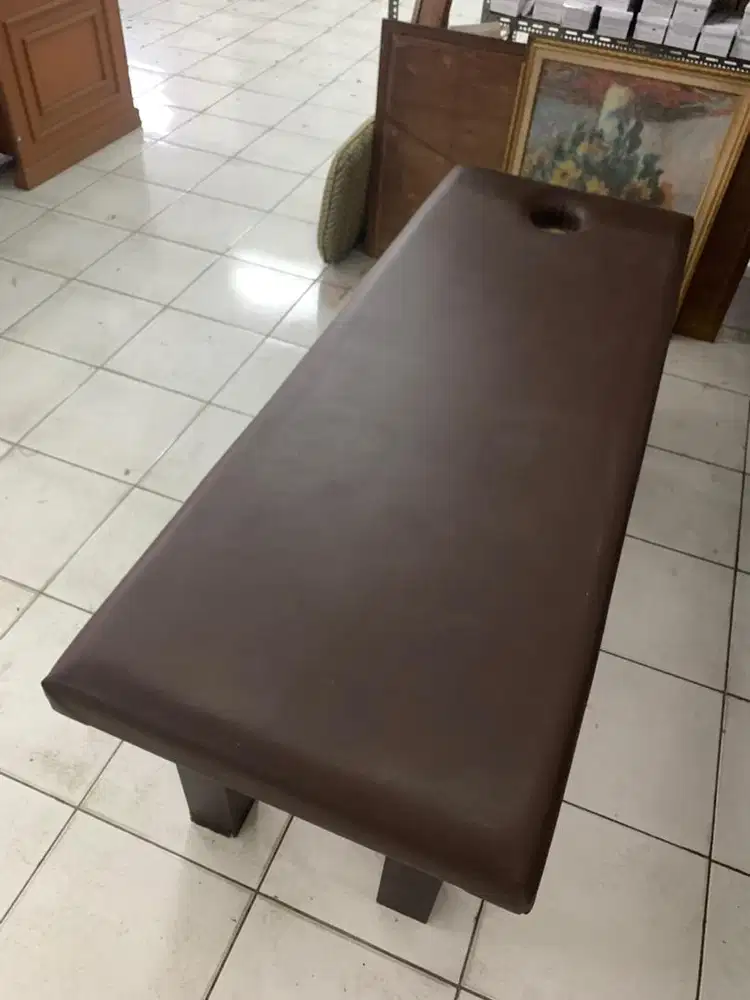 Tempat Tidur untuk Pijat/Spa