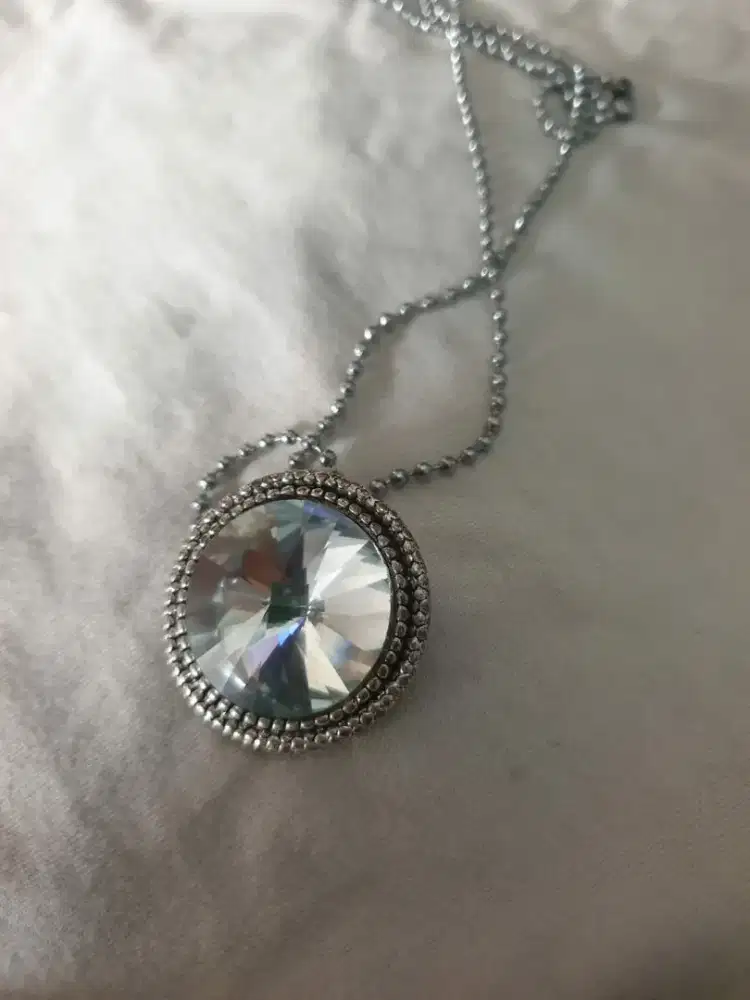kalung antik batu zirkon kristal
