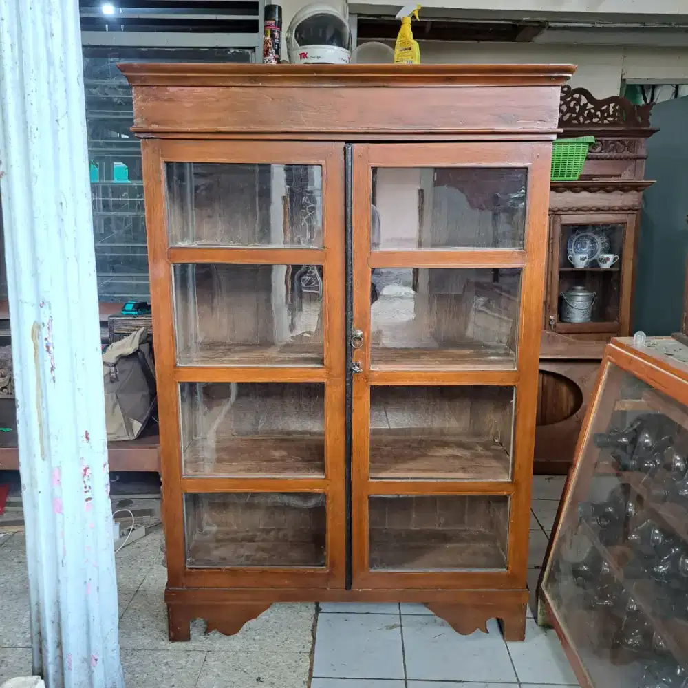 Lemari buku (display)
jati tua
Dimensi 
P105cm T157cm L36cm