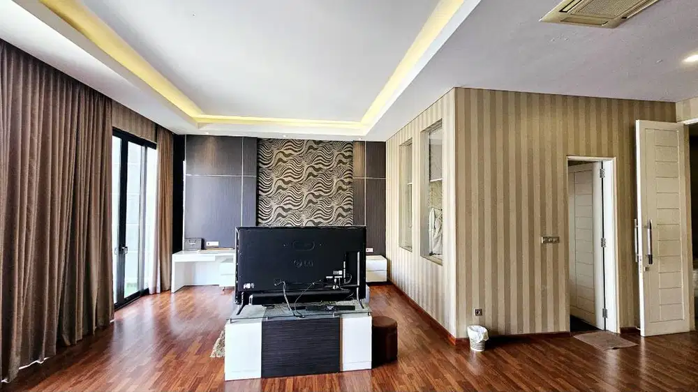 Dijual Turun Harga Termurah Rumah Pakuwon Indah VBR 2 Surabaya Barat