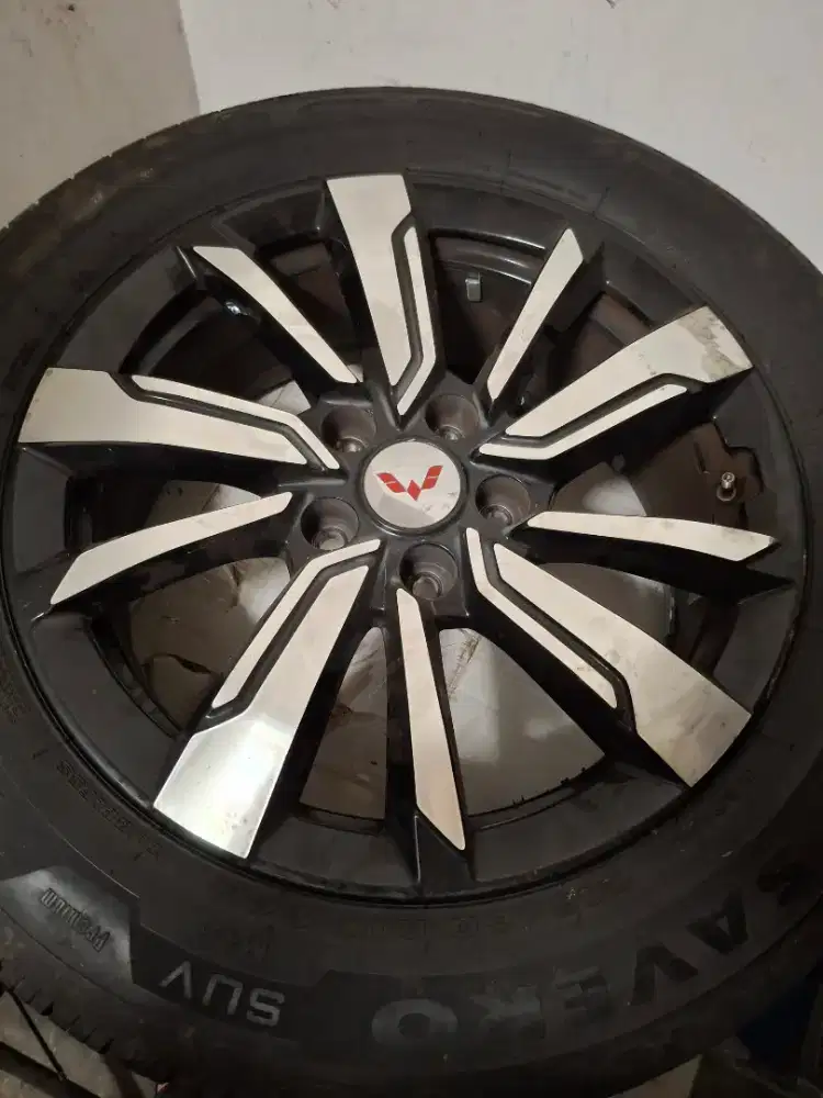 Velg Wuling Almaz R17