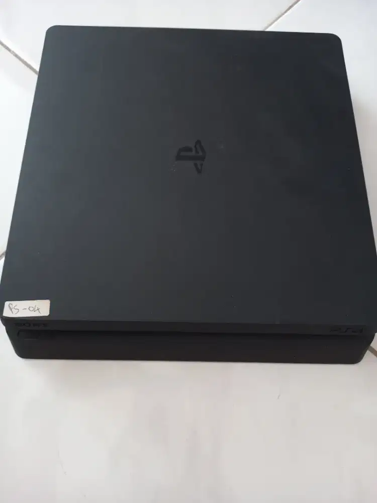 PLAYSTATION 4 SLIM ISTIMEWA