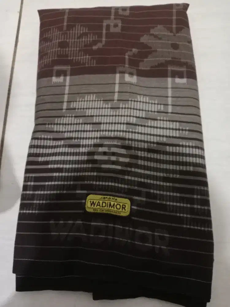 Sarung wadimor motif bunga