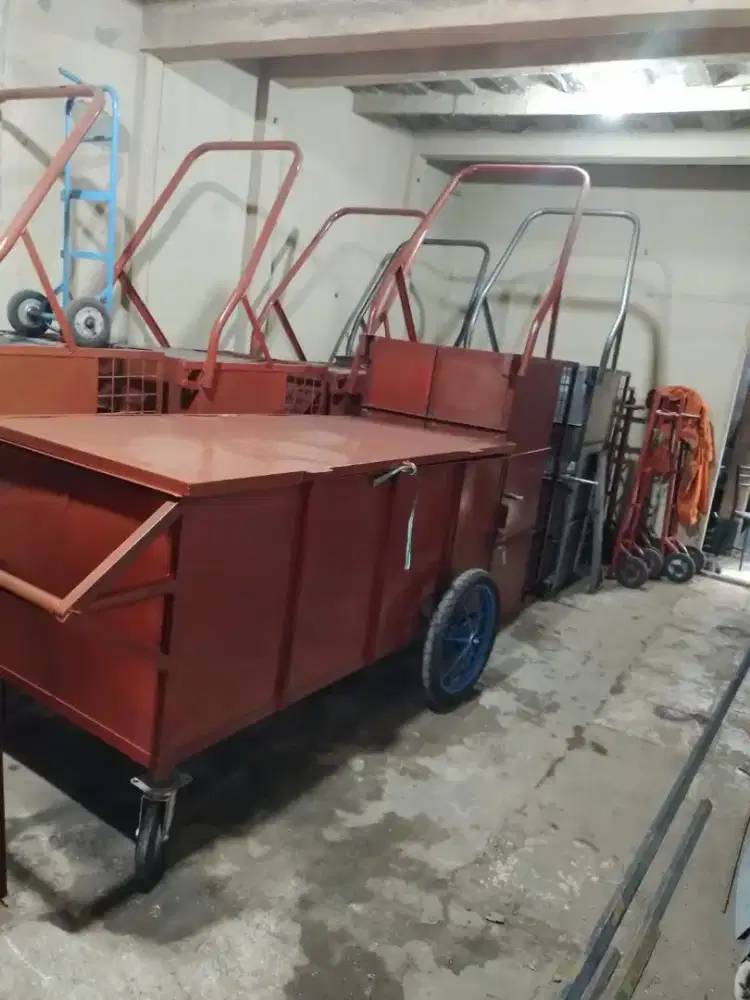 Dijual Gerobak besi untuk simpan barang