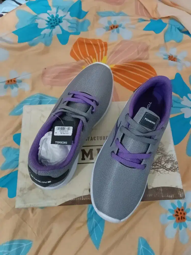 Sepatu Tomkins Rachel 40