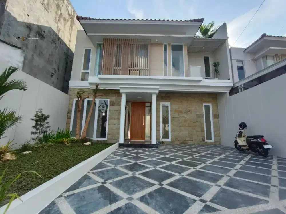 Rumah Mewah Belakang Hotel Hyatt Jalan Palagan 7,5 Dekat Pondok Permai