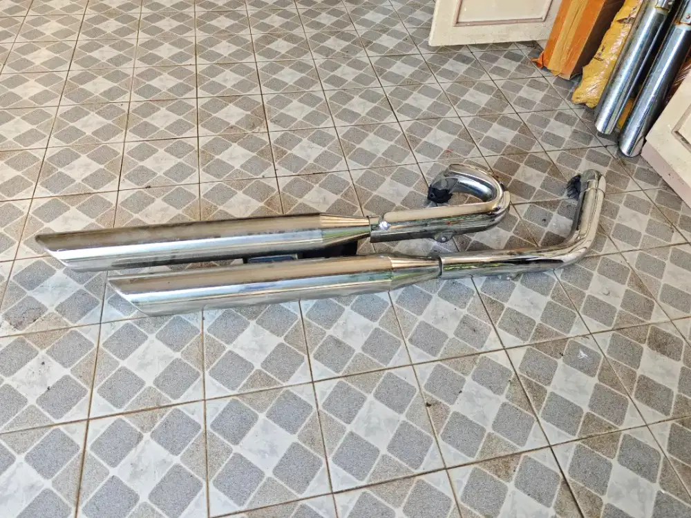 Knalpot senderan Ban shock belakang SM sport V16 Ruby