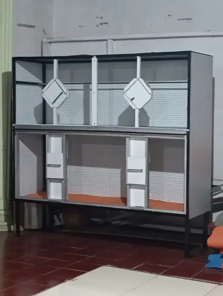 Kostum kandang burung Aviary