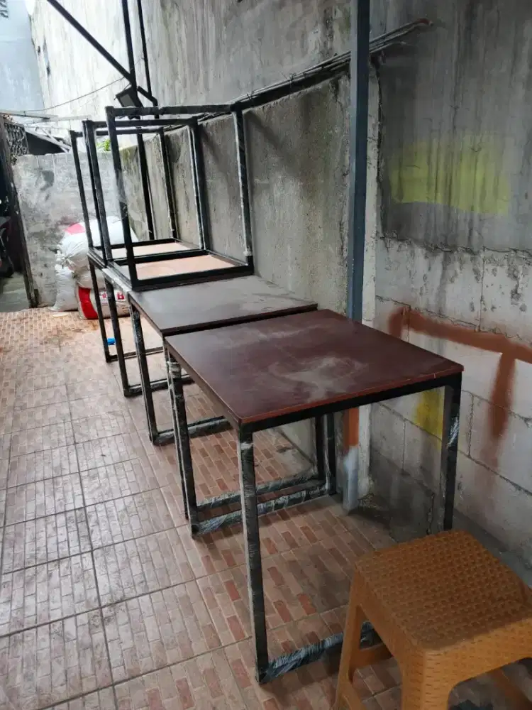 6 Meja belajar. Meja jualan. Meja makan. Meja serbaguna