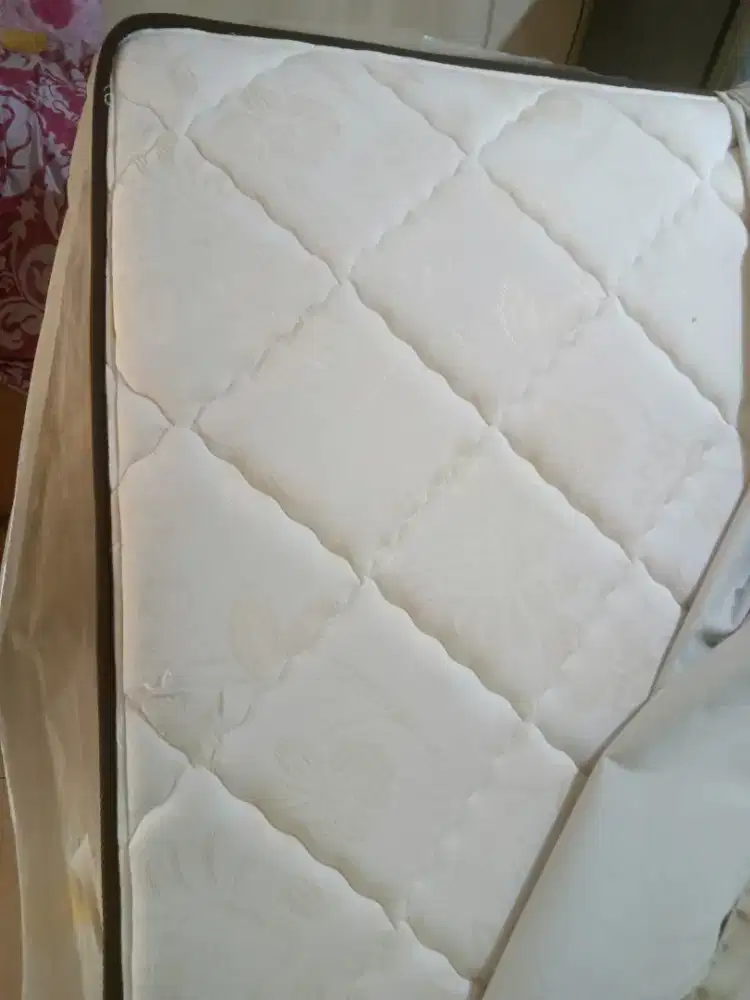 Kasur spring bed