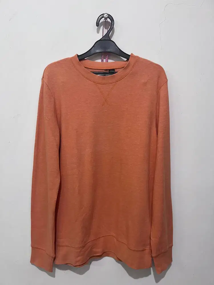 Kosongin Lemari Jual Crewneck H&M