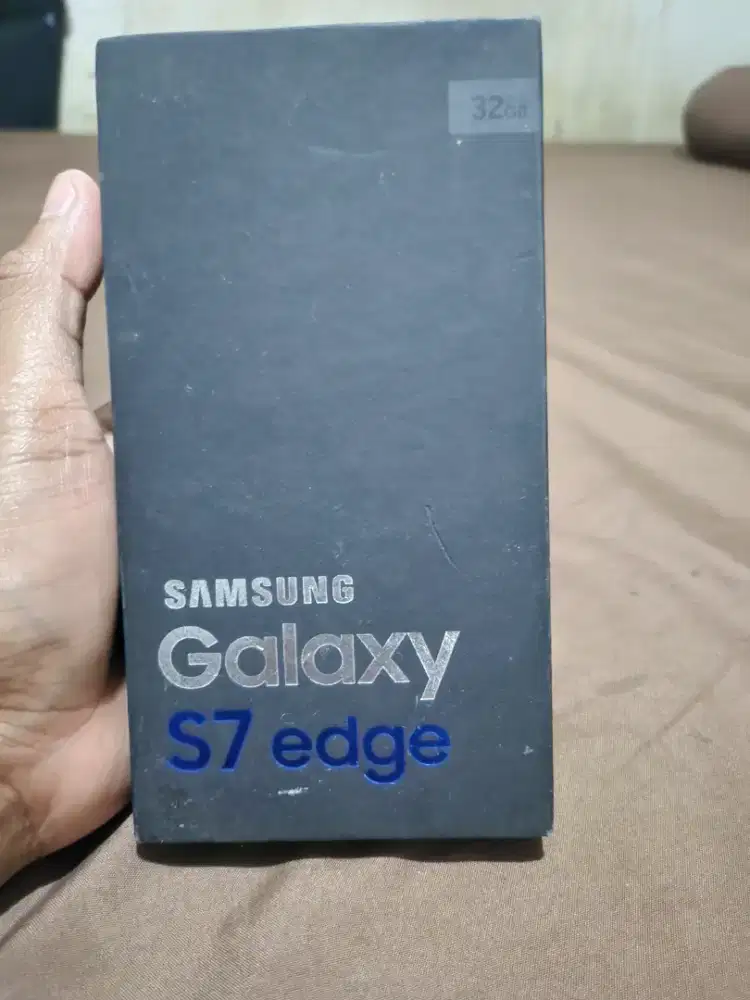 Di jual Dus ori samsung s7edge silver