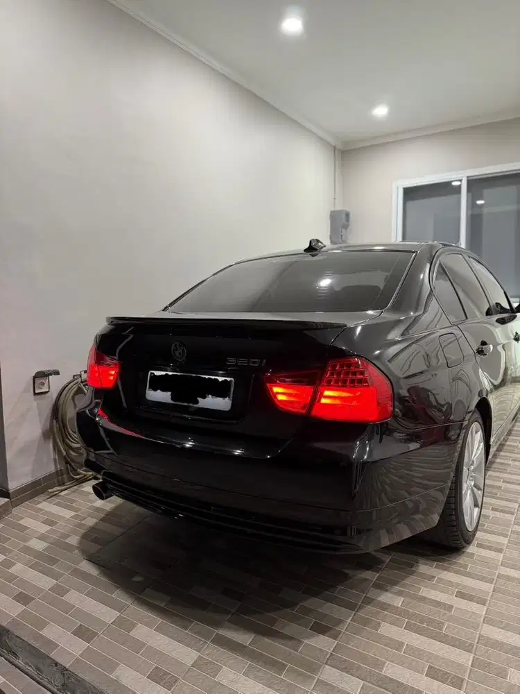 Rare Condition‼️ BMW E90 320i LCI Facelift TH 2010 Hitam Metalik