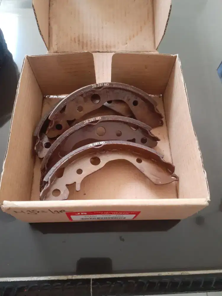 Kanpas rem belakang brio BU / 2017