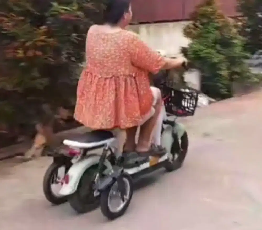 RODA BANTU SEPEDA LISTRIK, BIAR JADI RODA 3 DIBELAKANG