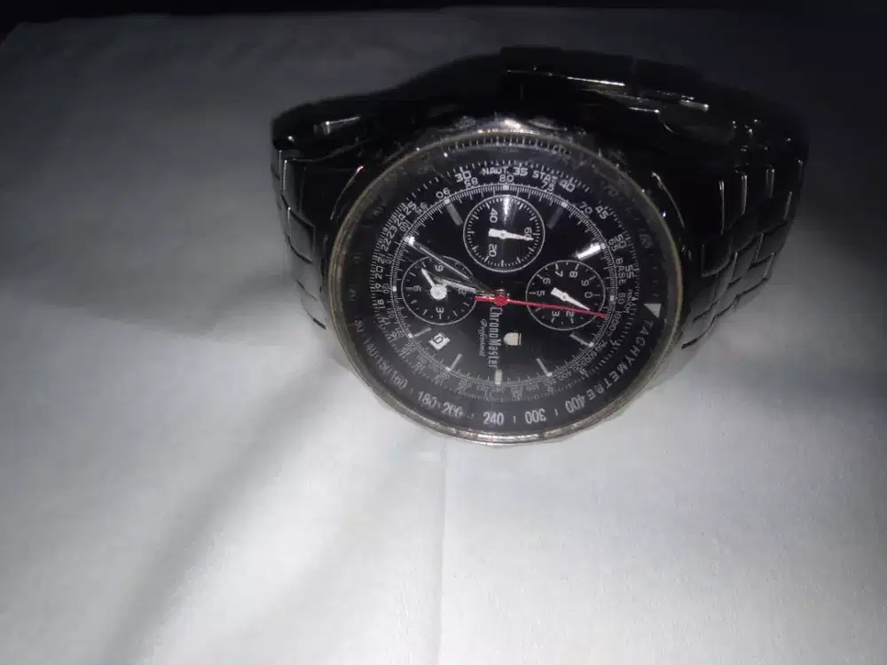 Dijual borongan, empat buah jam tangan pria