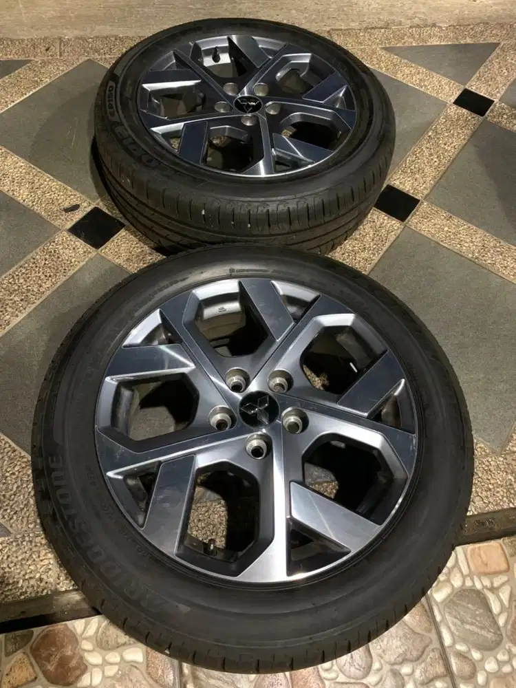 VELG Ring 17 original Xpander cross 2025. + ban bridgestone