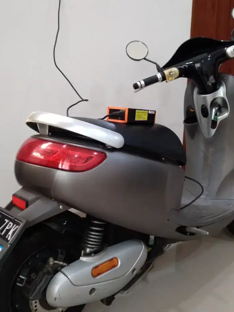 Viar Q1 baterai bisa d lepas, mesin dan kontroller BOSCH