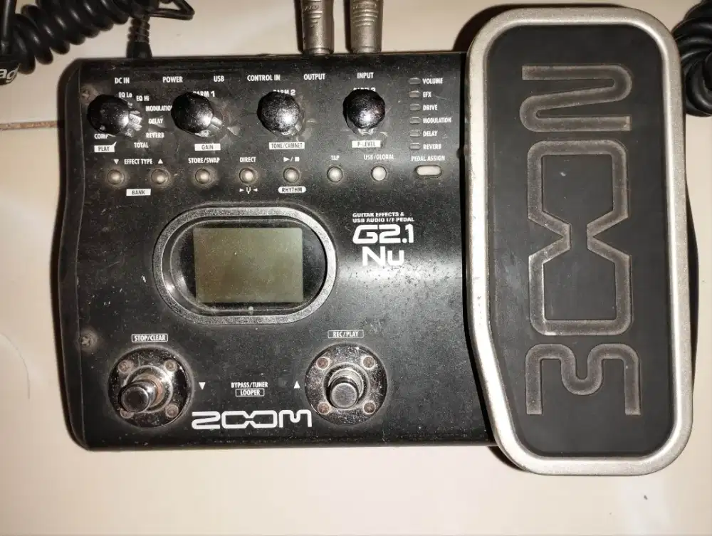 efek gitar digital ZOOM G21.Nu