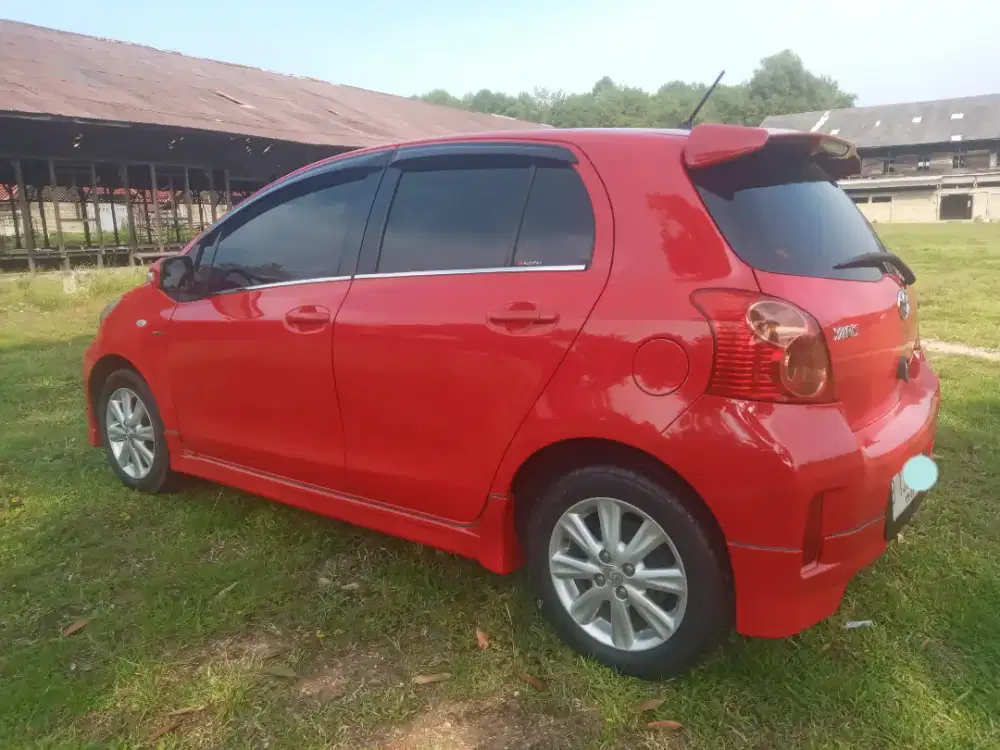 Yaris e 2012 matic