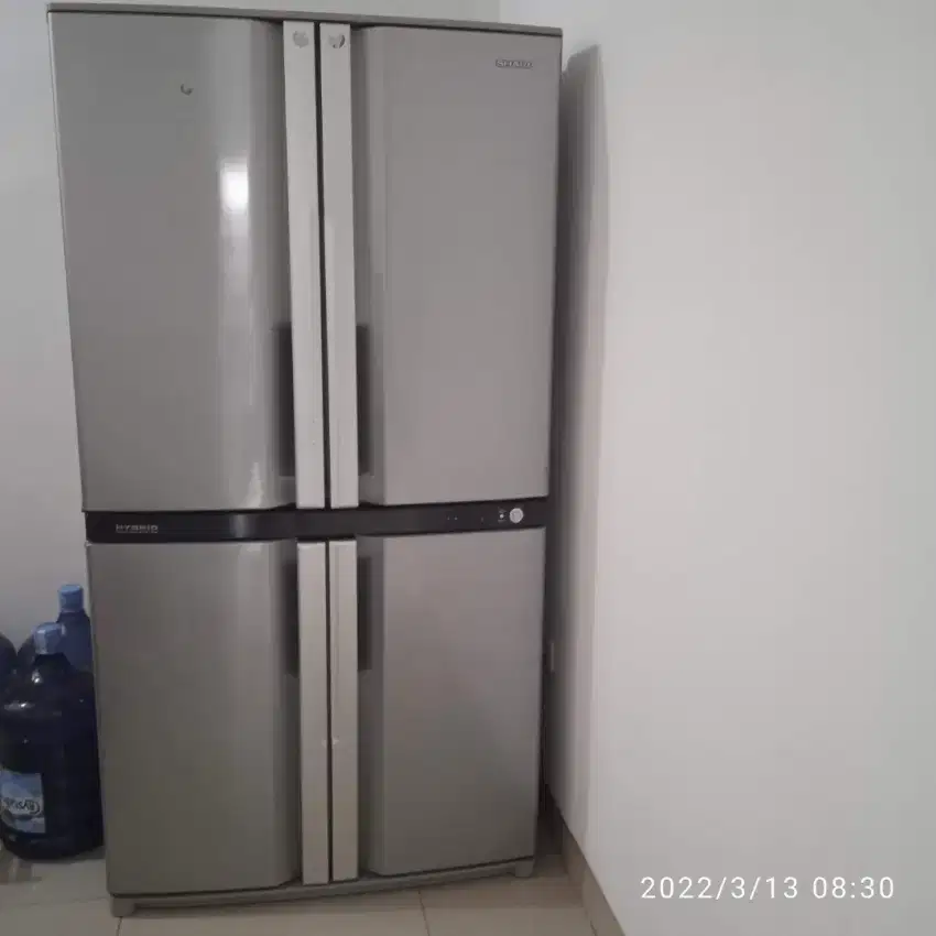 Kulkas 4 pintu merk sharp