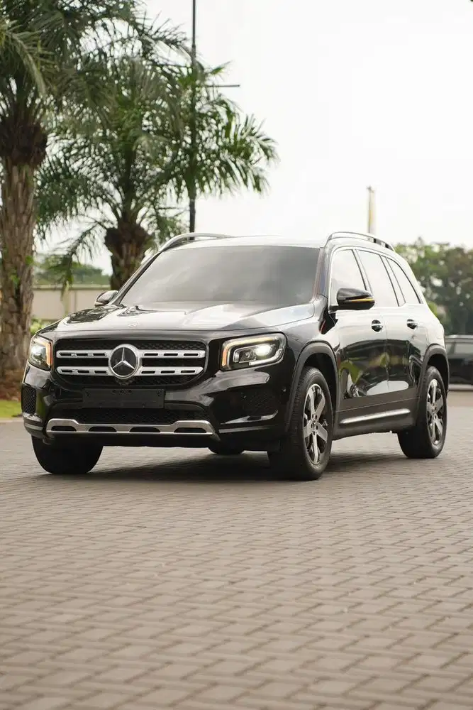 Mobil Keluarga! Mercedes Benz GLB200 1.3 Progressive Line 2021