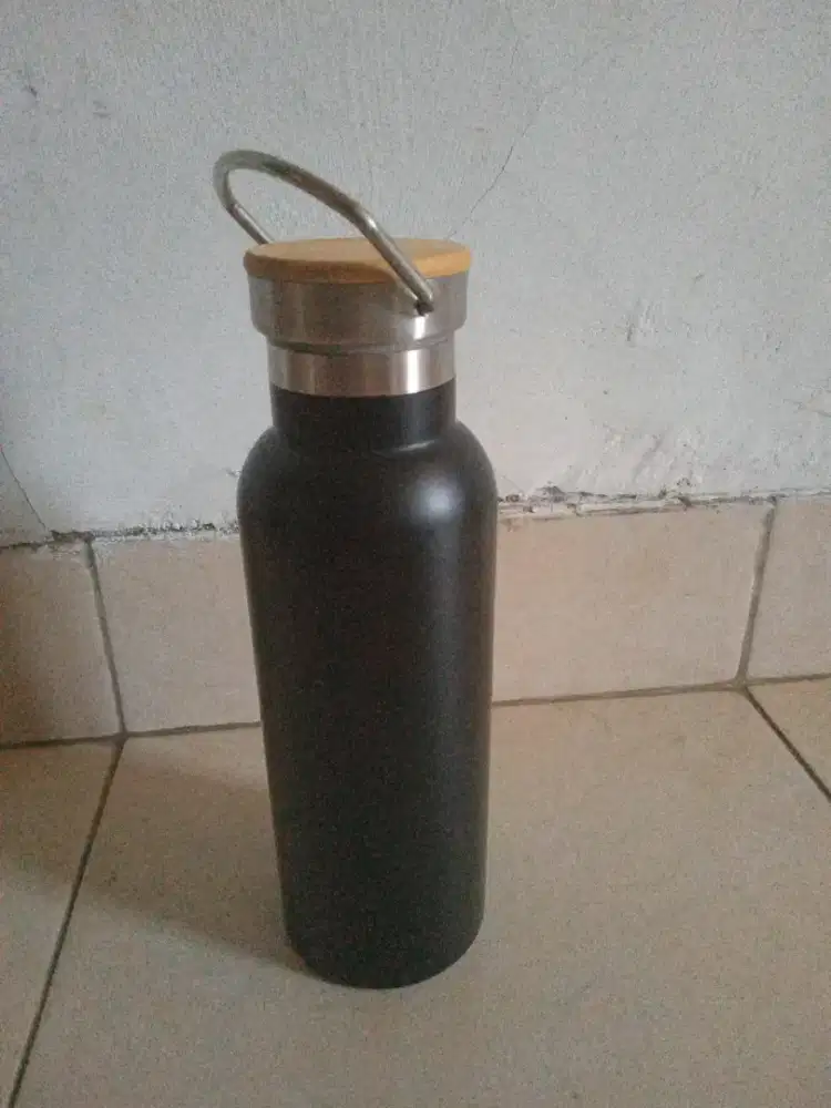 Tumbler air panas dan dingin