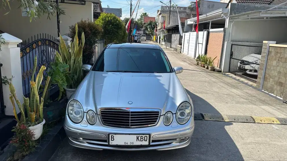 Mercedes-Benz e240 Avantgarde w211 CBU 2004
