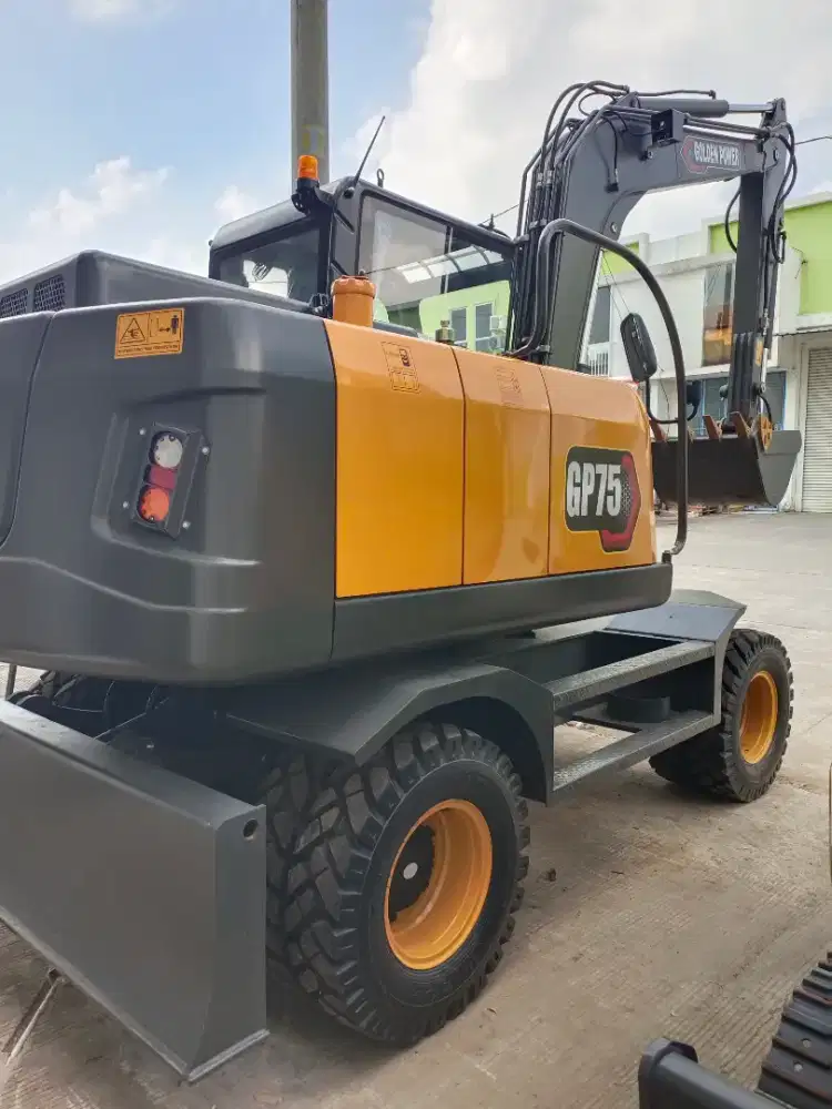 Wheel Excavator kelas 7 ton