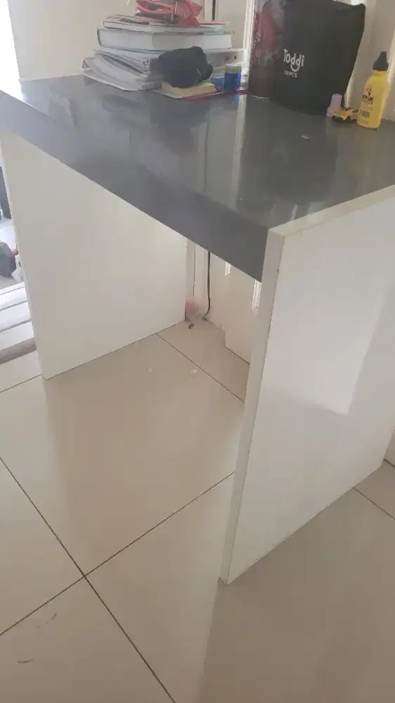 Garage Sale! Set meja kantor (2 buah)