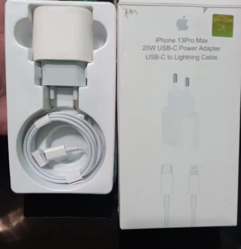 Dijual Murah banget  charger Apple 20W USB-C original iBox